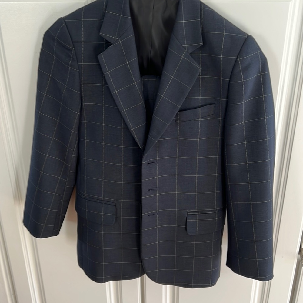 Boys suit size 10R